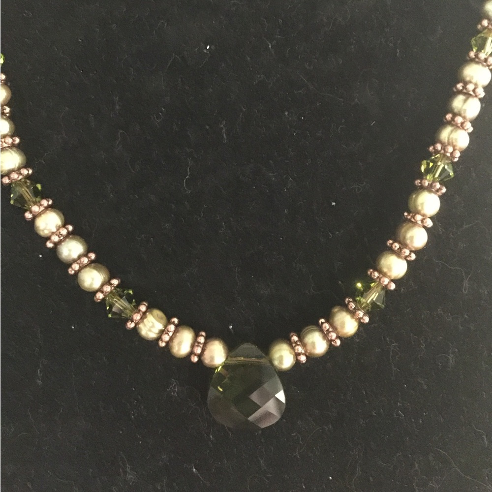 Necklace with  Swarovski crystal pendant and freshwater pearls